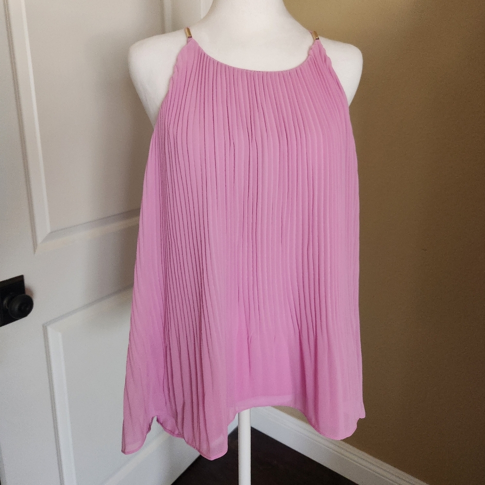 New NWT Women's Pink Sleeveless Top, Size Medium